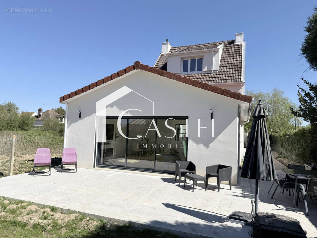 Maison à LES ALLUETS-LE-ROI