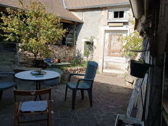Maison à HOUDAN