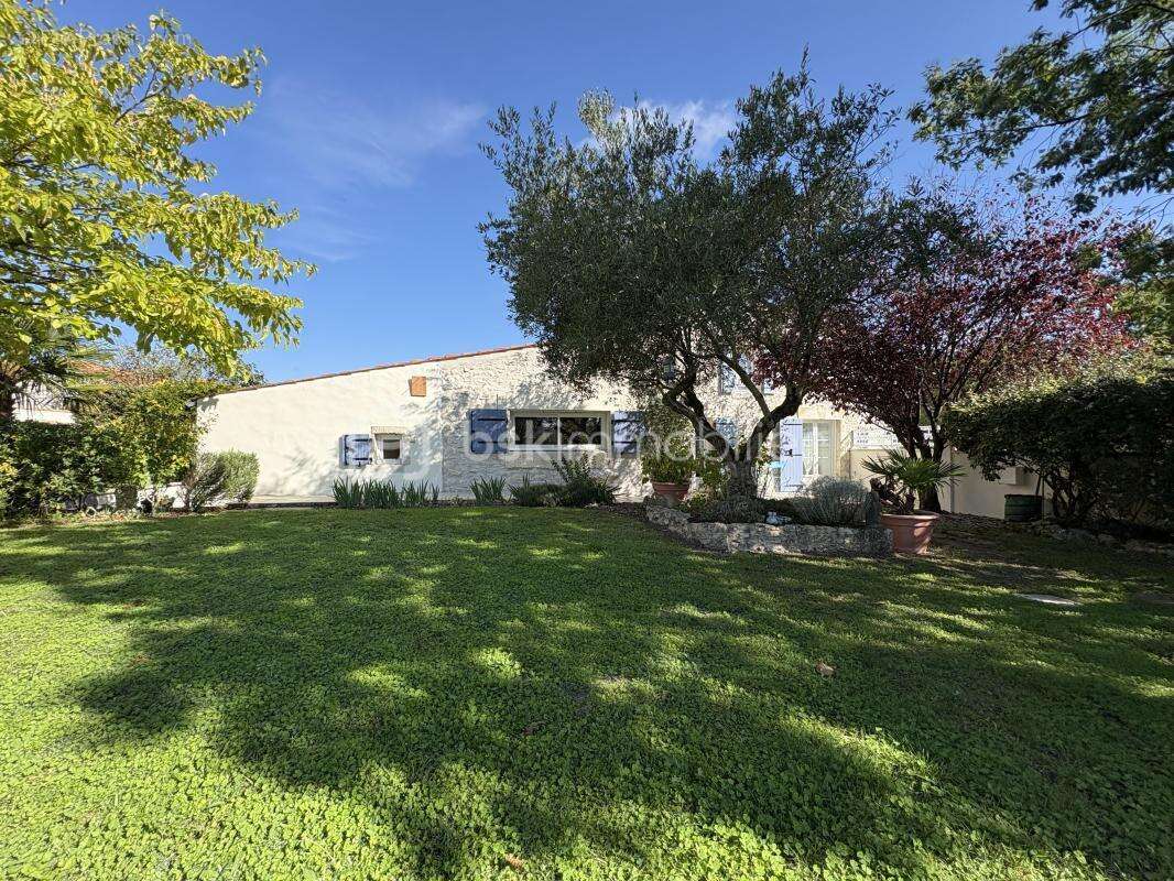 Maison à CORME-ECLUSE