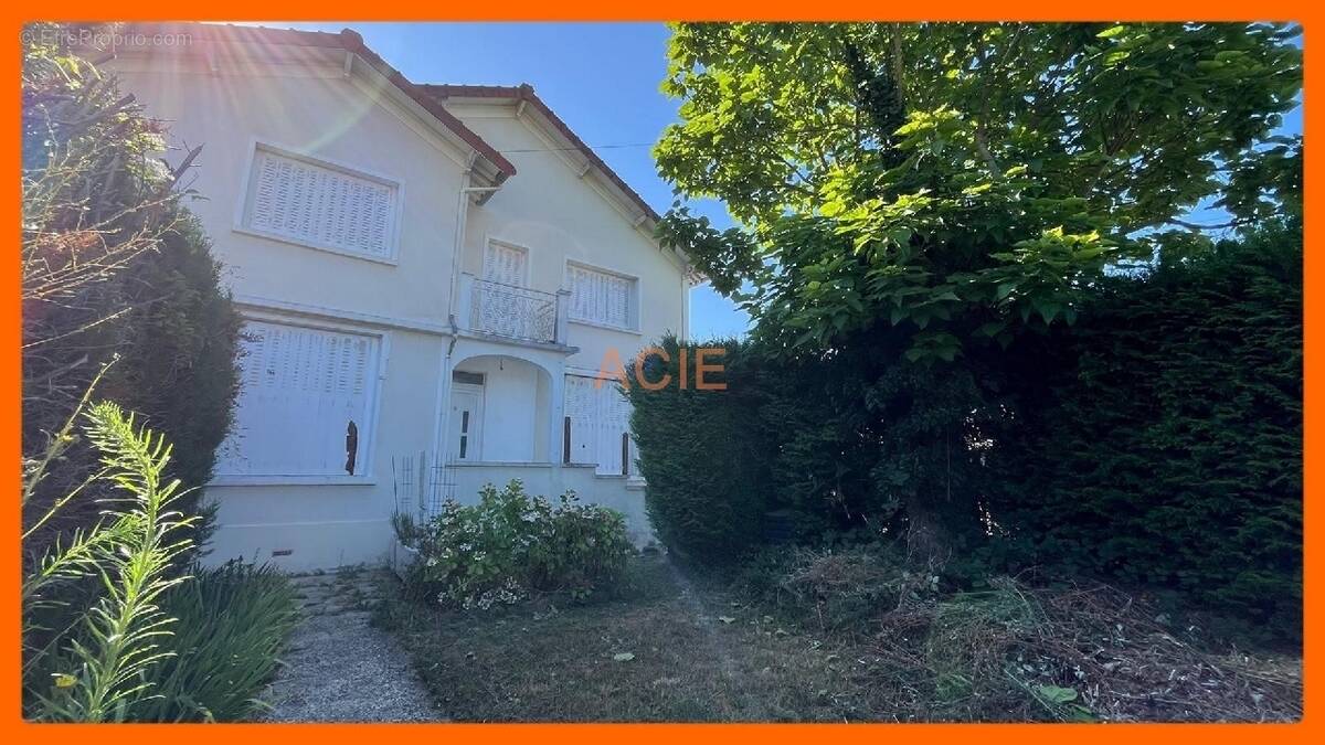 Maison à BELLOY-EN-FRANCE