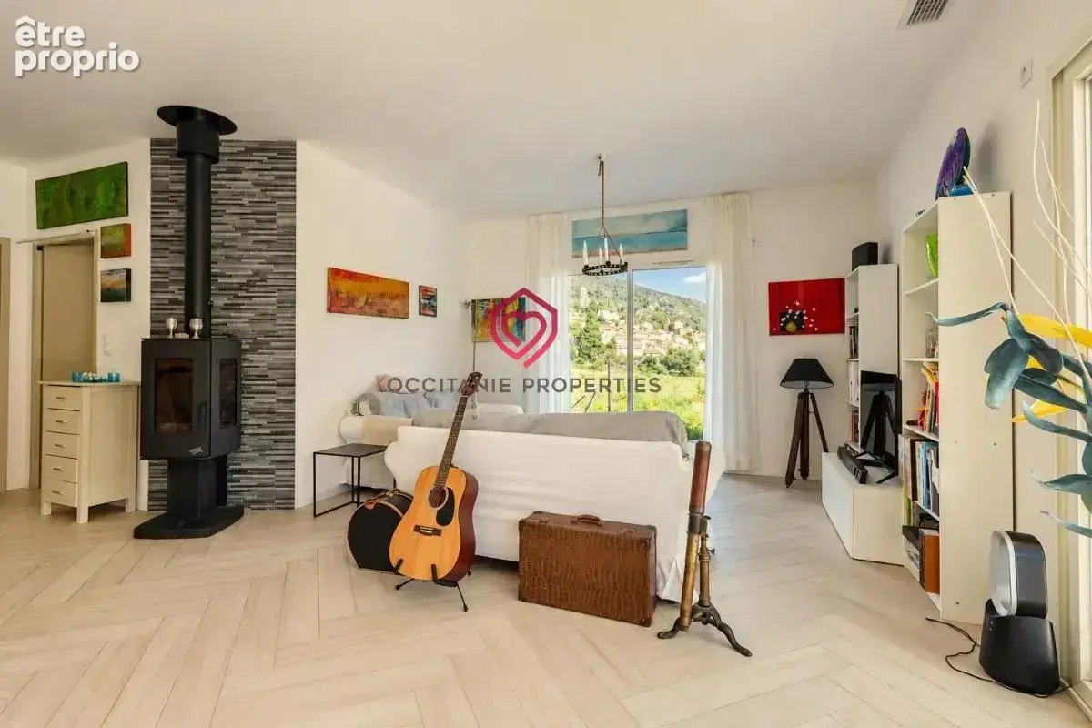 Villa récente de plain-pied avec piscine et vue sur Roquebrun - photo 10