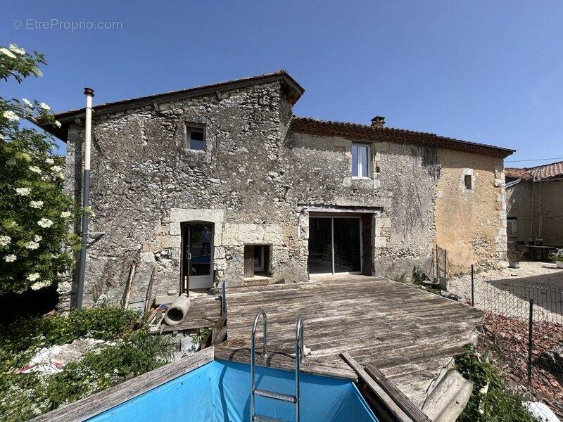 Maison à NEUVIC