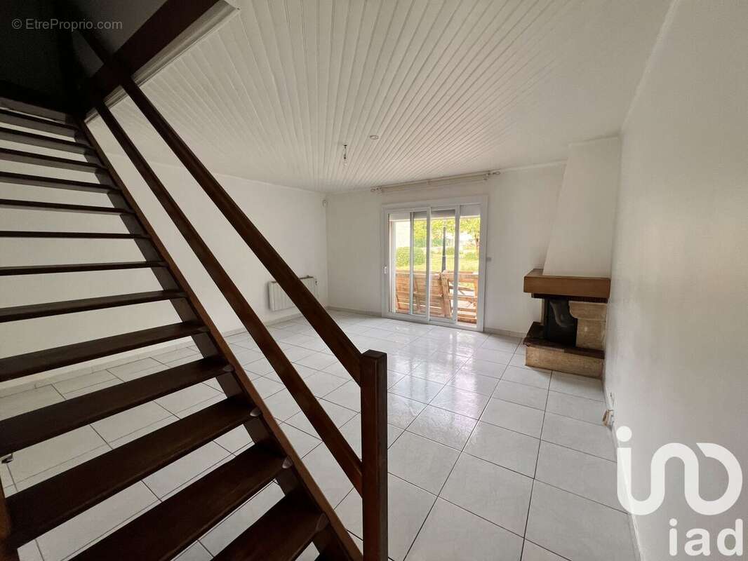 Photo 2 - Maison à CHEVILLON