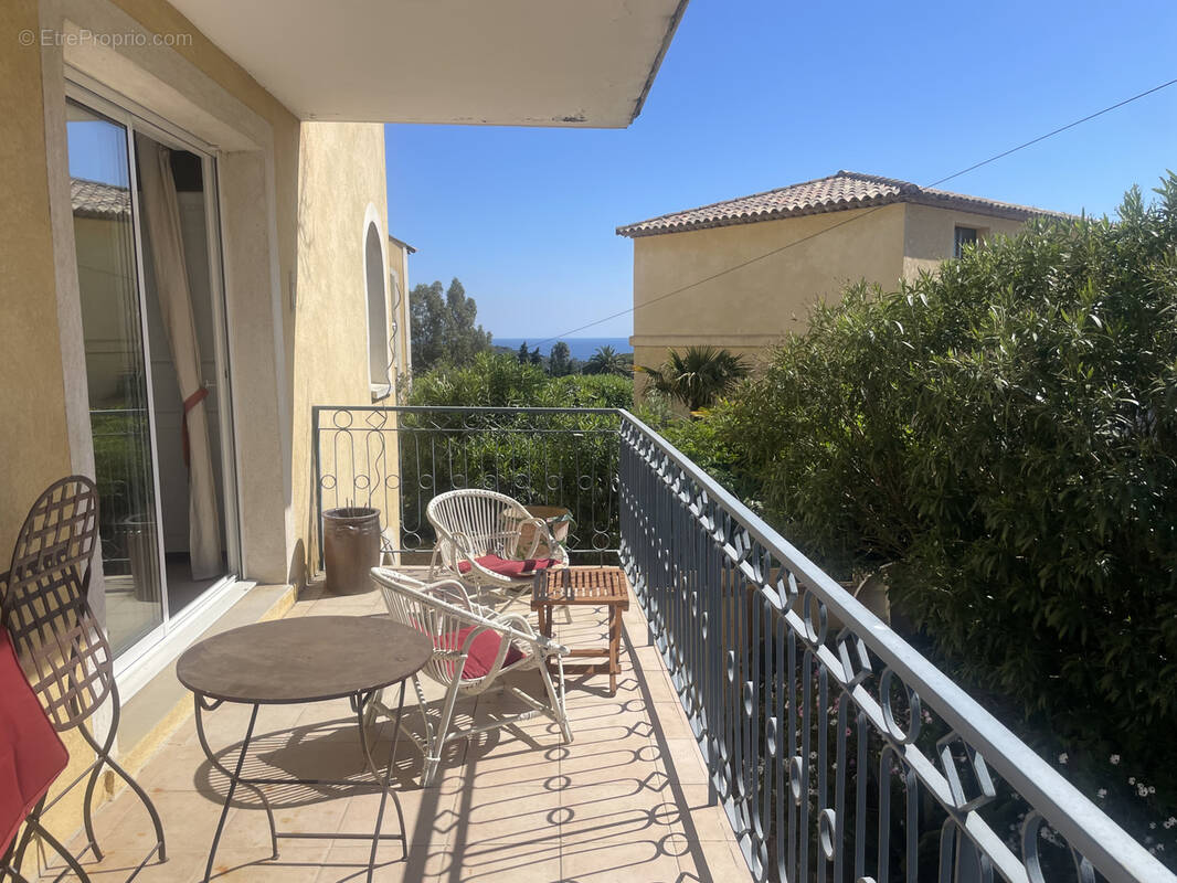 Appartement à LA CROIX-VALMER