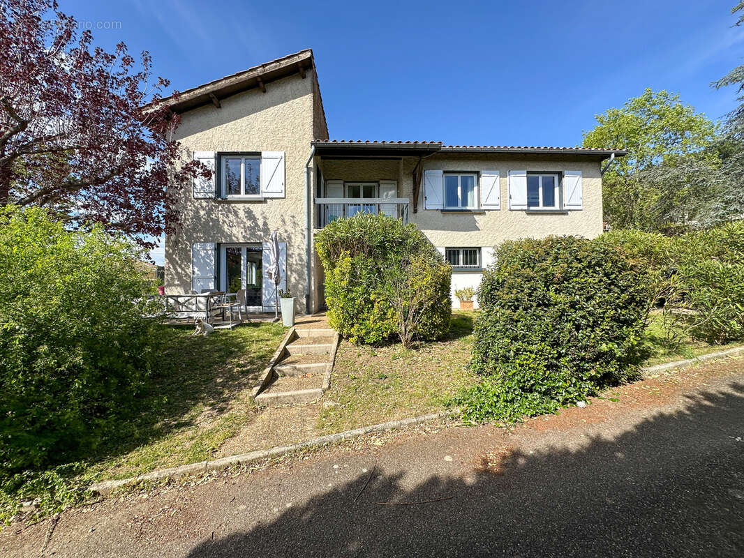 Maison à SAINT-CLAIR-DU-RHONE