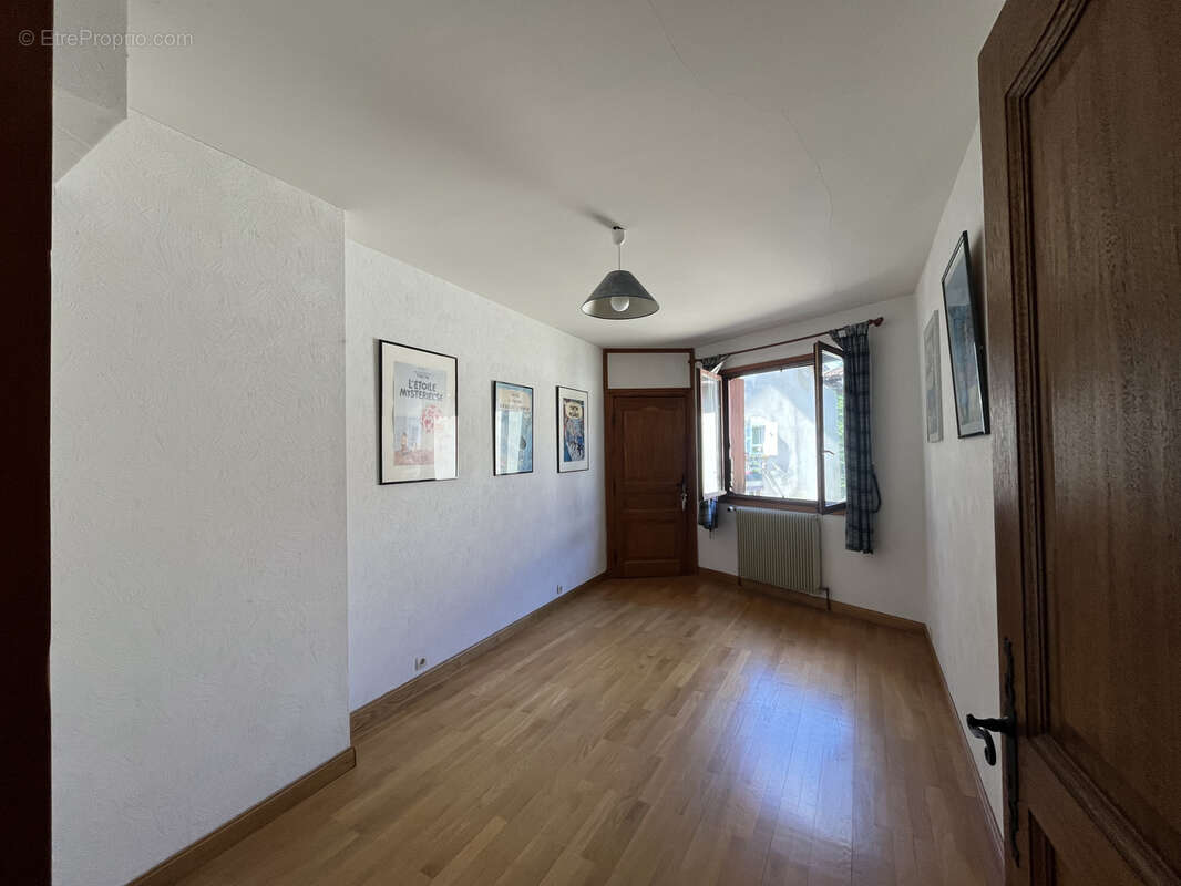 Maison à CEYZERIAT