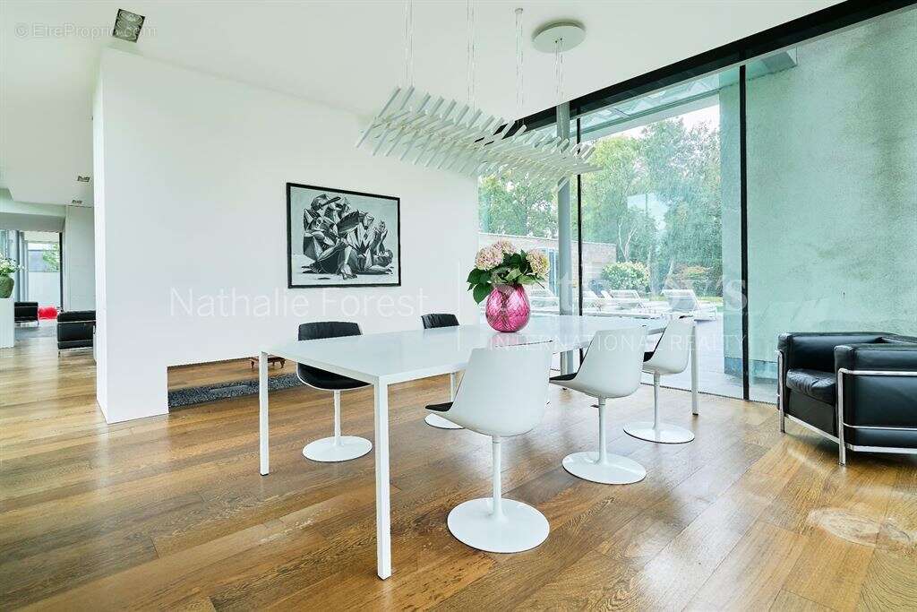 Exclusivité . Bondues  , Rare maison contemporaine sur 3800 m2 , 5 chambres,piscine extérieure. - photo 15