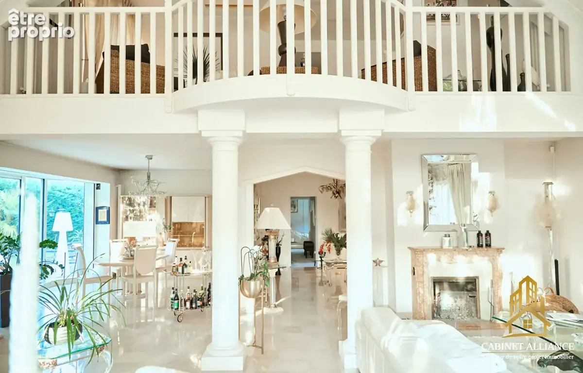 Propriété de Prestige à vendre avec une piscine - photo 3