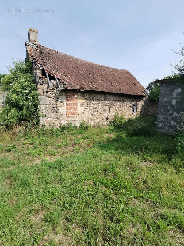 Maison à SAINT-PRIEST-EN-MURAT