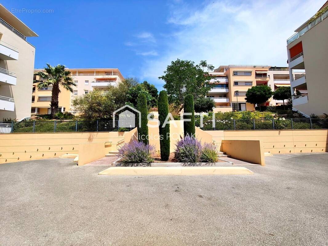 Photo 1 - Appartement à SAINT-RAPHAEL