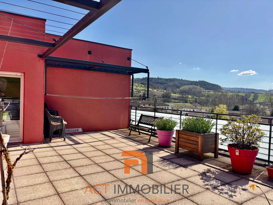 Appartement à L'ARBRESLE
