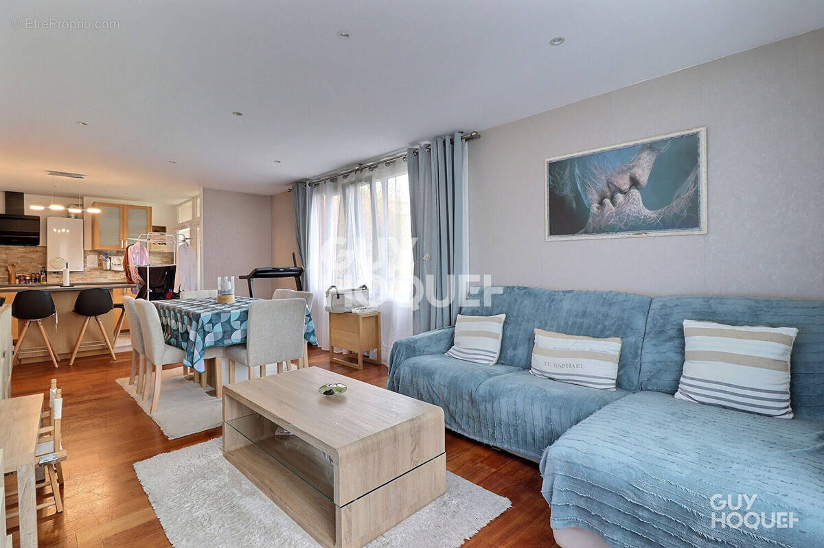 Appartement à SAINTE-GENEVIEVE-DES-BOIS