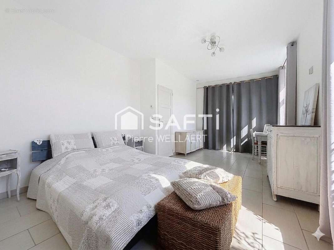 Maison 240 m² à Gluiras  - photo 8