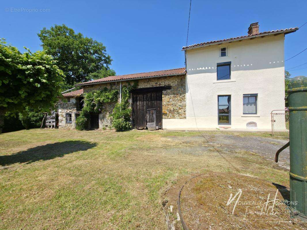 Maison 96 m² à Saint-Victurnien  - photo 11