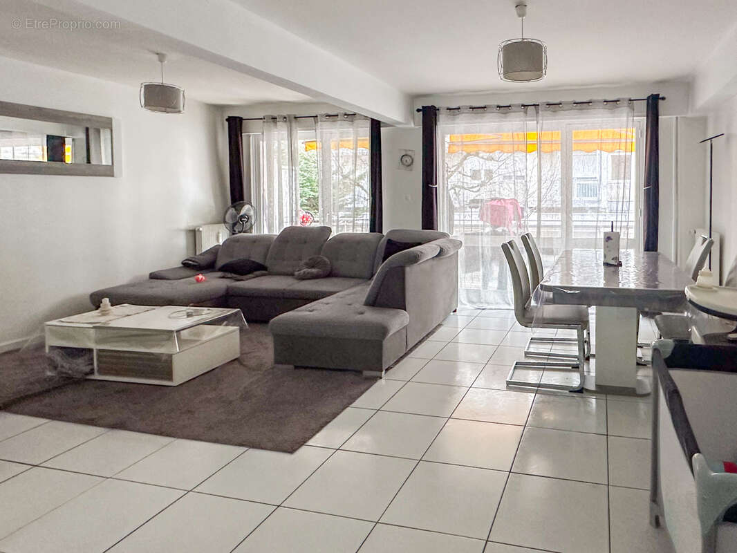 Appartement à SAINT-ETIENNE