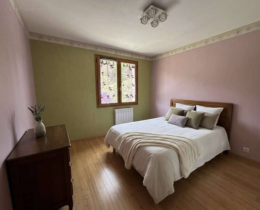 Maison à SAINT-CERGUES