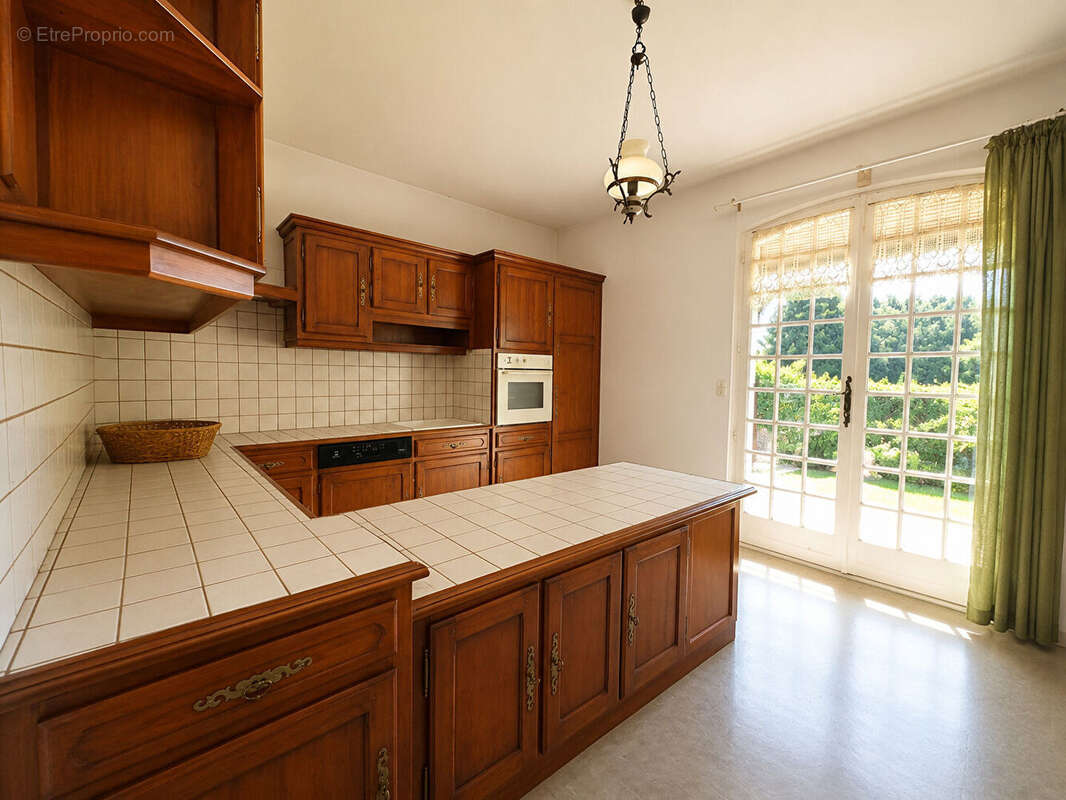 Maison 169 m² à Lavoux  - photo 4