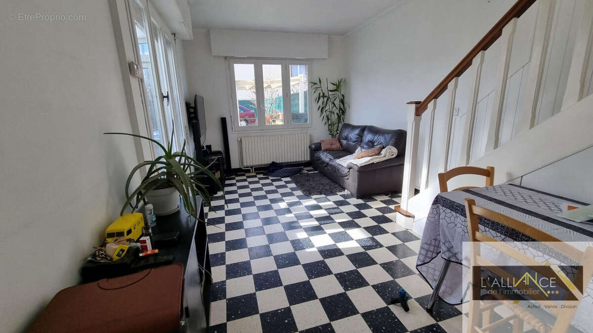 Maison à SARTROUVILLE