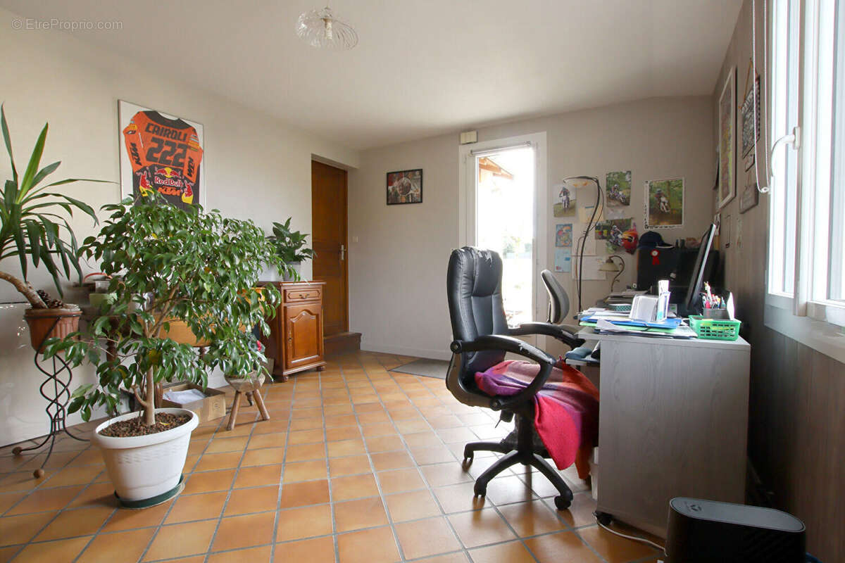 Maison familiale 7 pièces avec piscine ? La Crèche (15 min de Niort) - photo 17