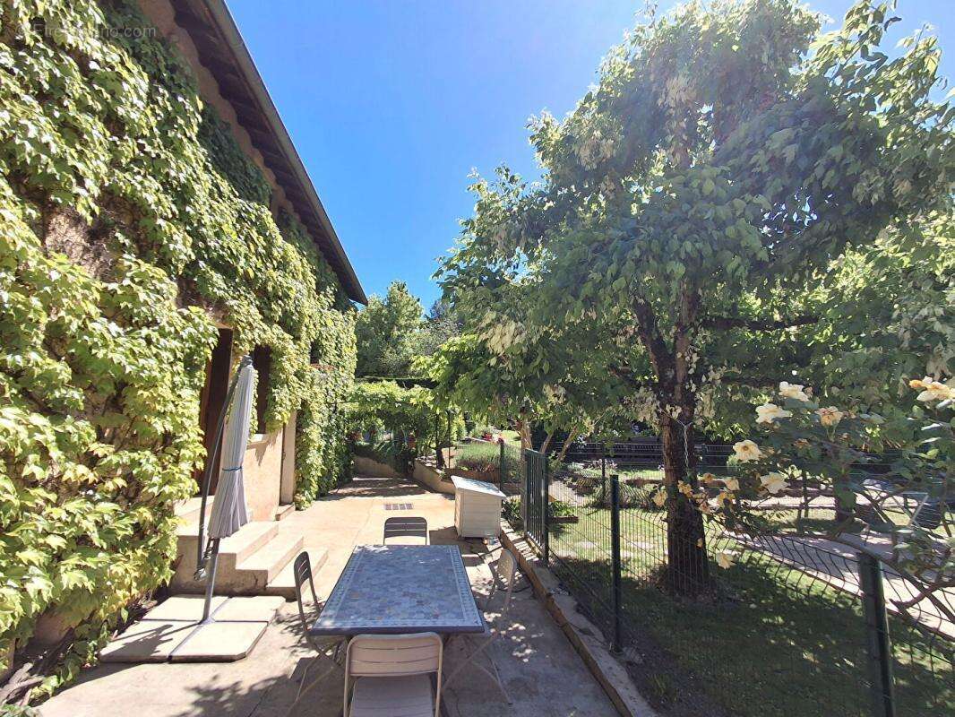 Maison à SAINT-SYMPHORIEN-D'OZON