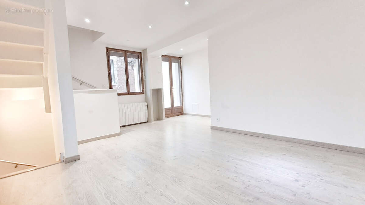 Maison à BENNECOURT