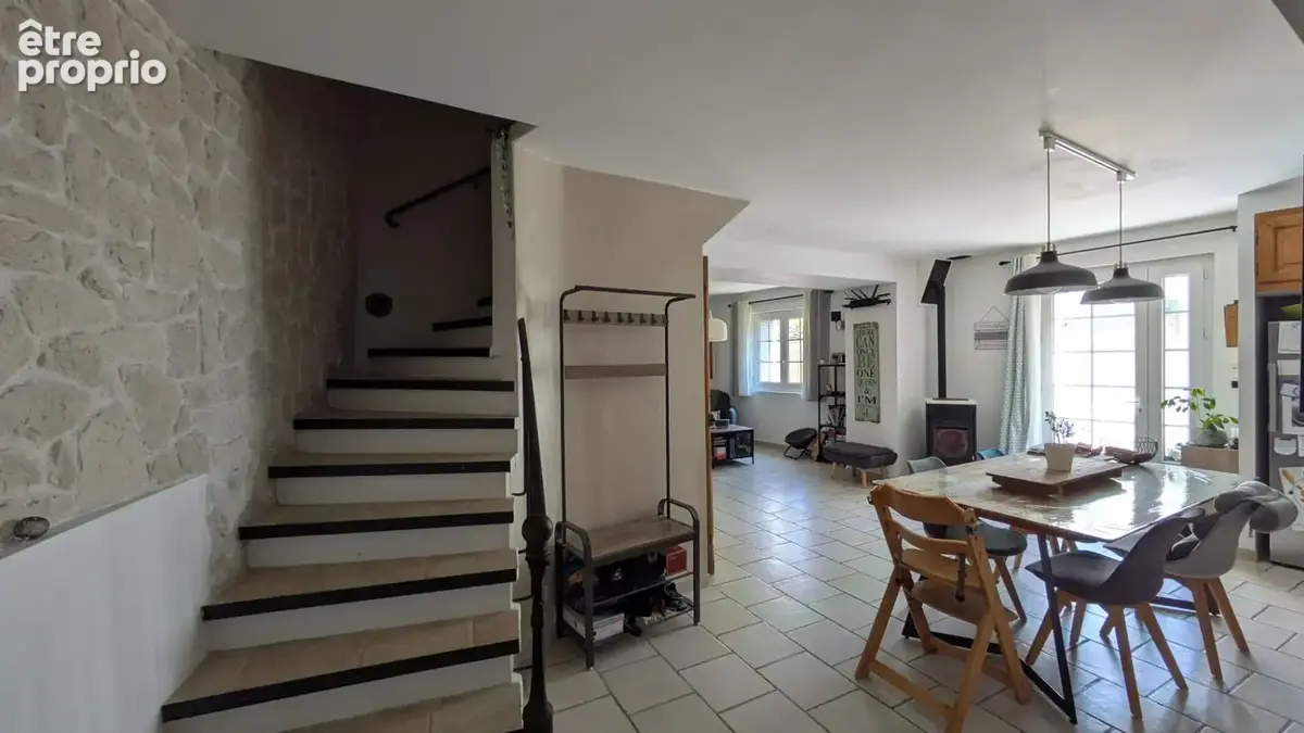 COURTHEZON- Maison 6 pièces140 m2 + garage - terrasse - cour - photo 3