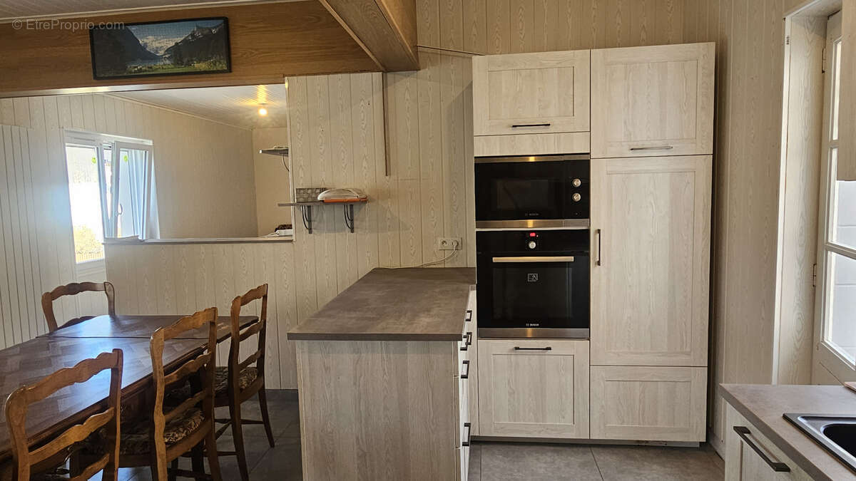 Maison de 130 m2 + dépendances sur un terrain de 650 m2 ! - photo 10