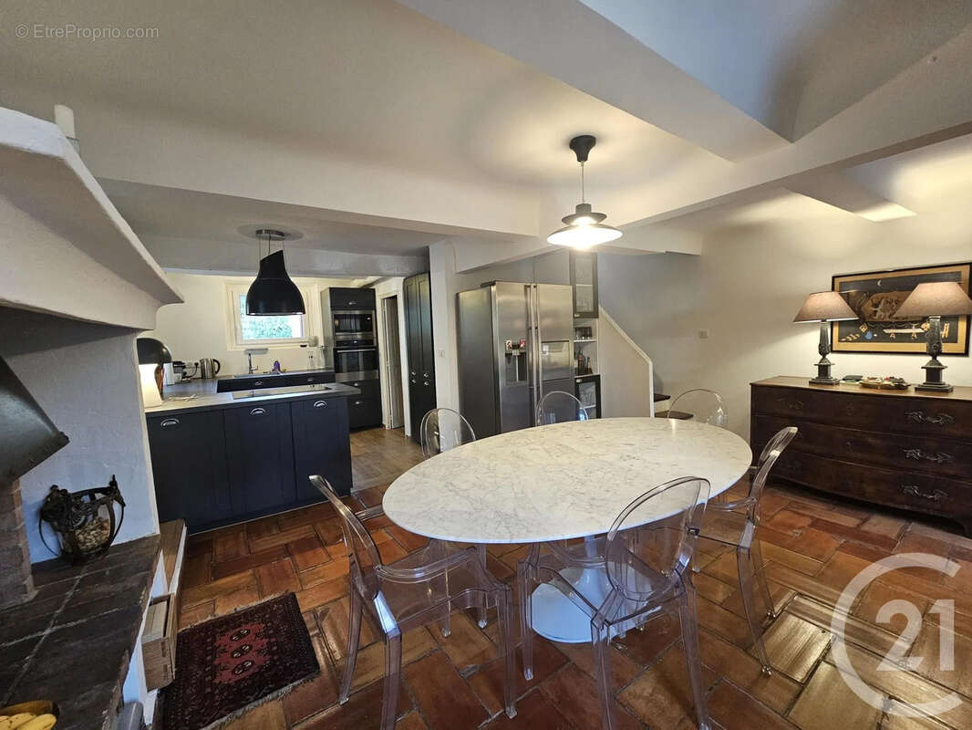 Maison à SIX-FOURS-LES-PLAGES