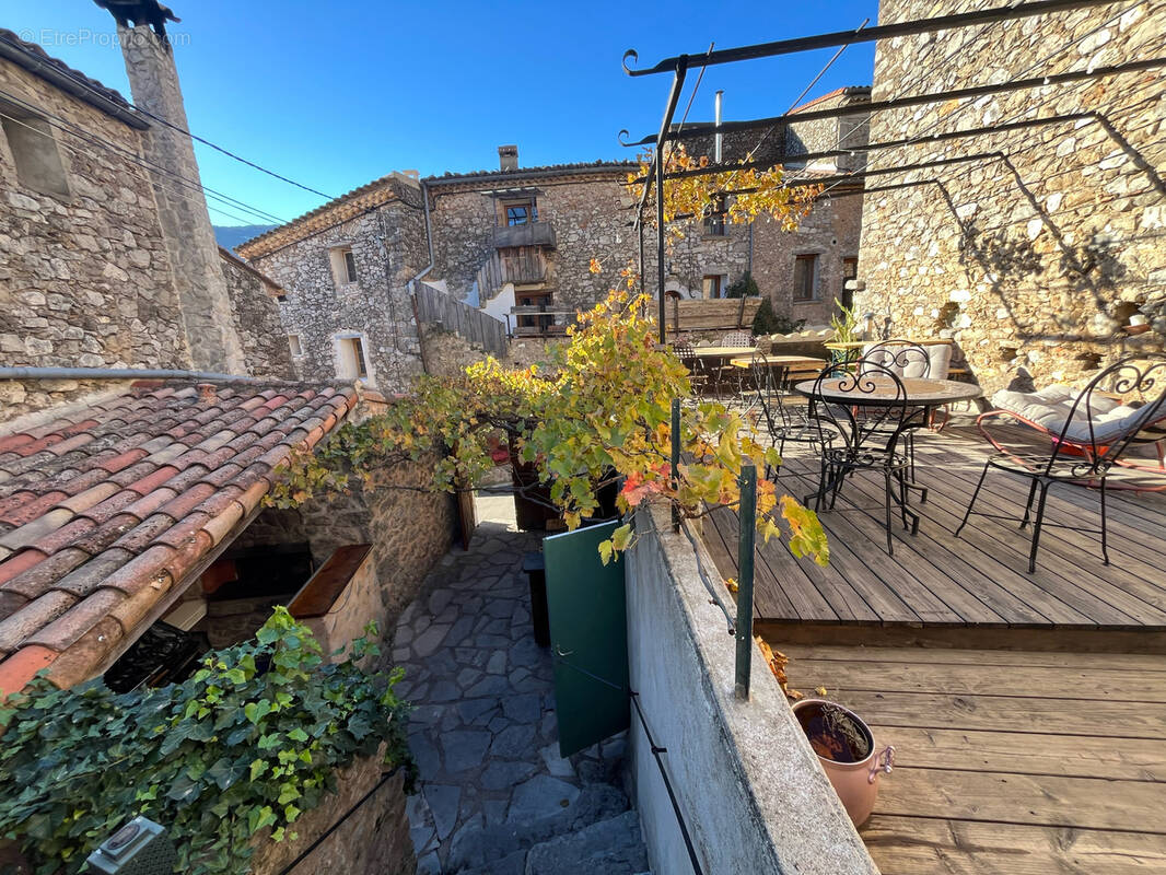 Maison à PEGAIROLLES-DE-BUEGES