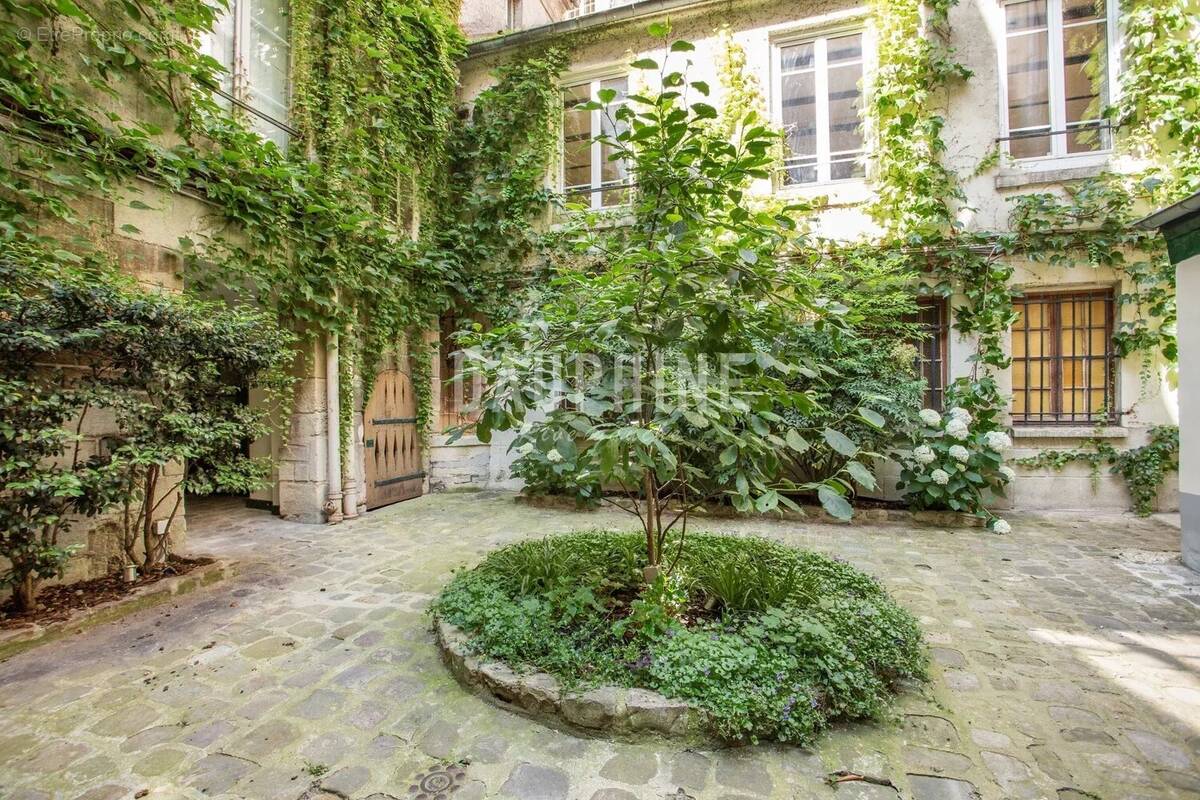 Appartement à PARIS-6E
