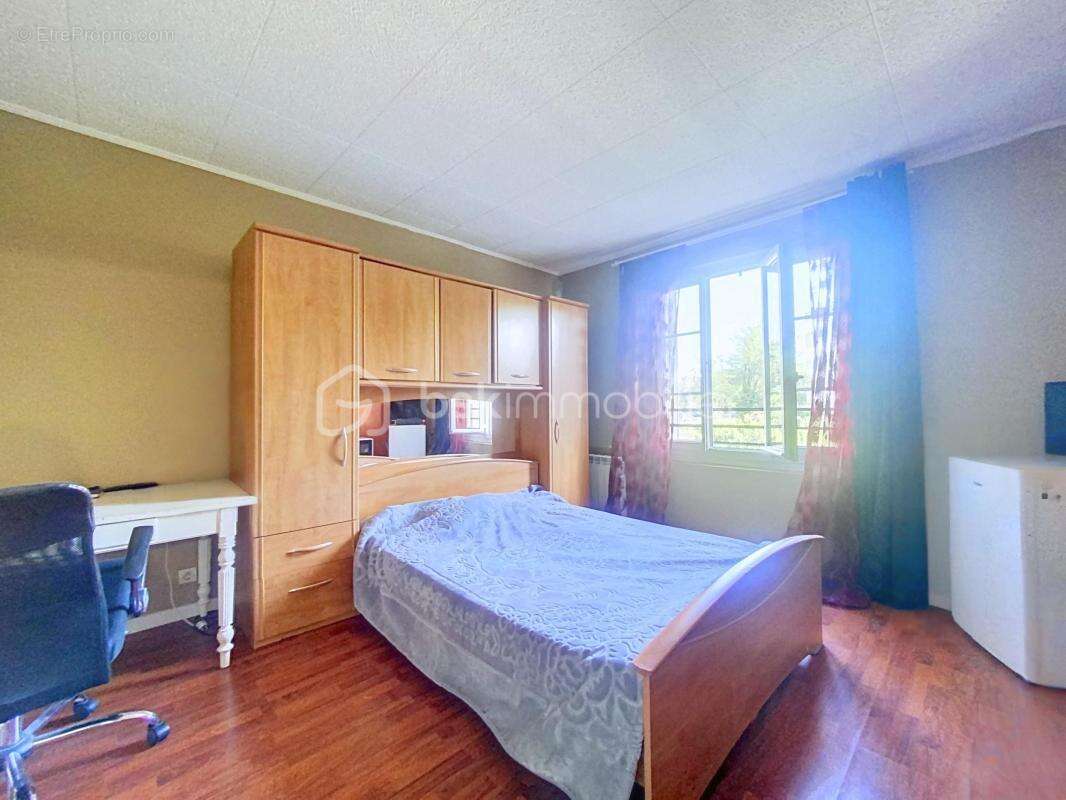 Maison F7 située à Villeparisis avec 1 pièce en sous-sol, 3 salles de bain, 1 jardin et 1 terrasse - photo 10