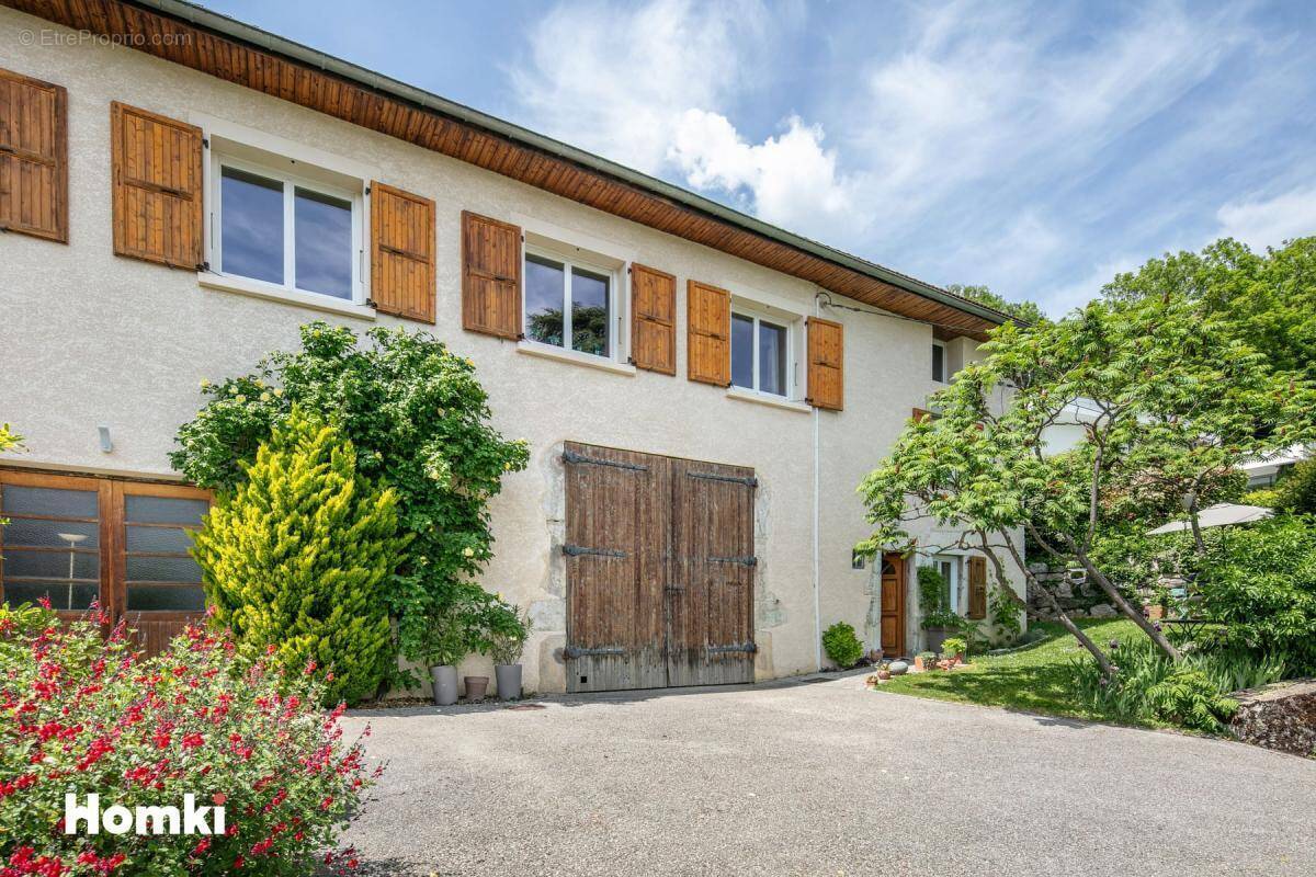 Maison/Villa T8 de 212 m² à Seyssinet-Pariset 38170 - photo 1