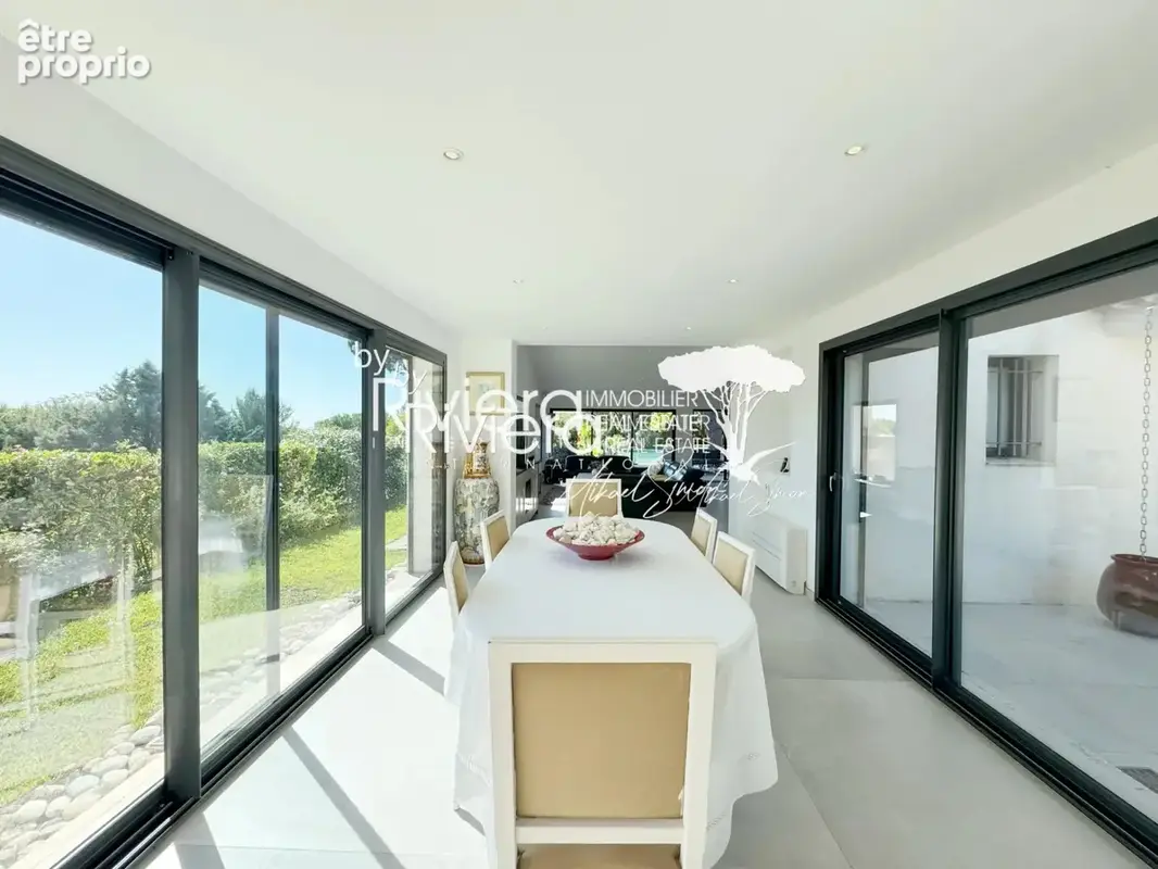 Superbe propriété à LA CROIX-VALMER - Vue mer, piscine à déb - photo 9
