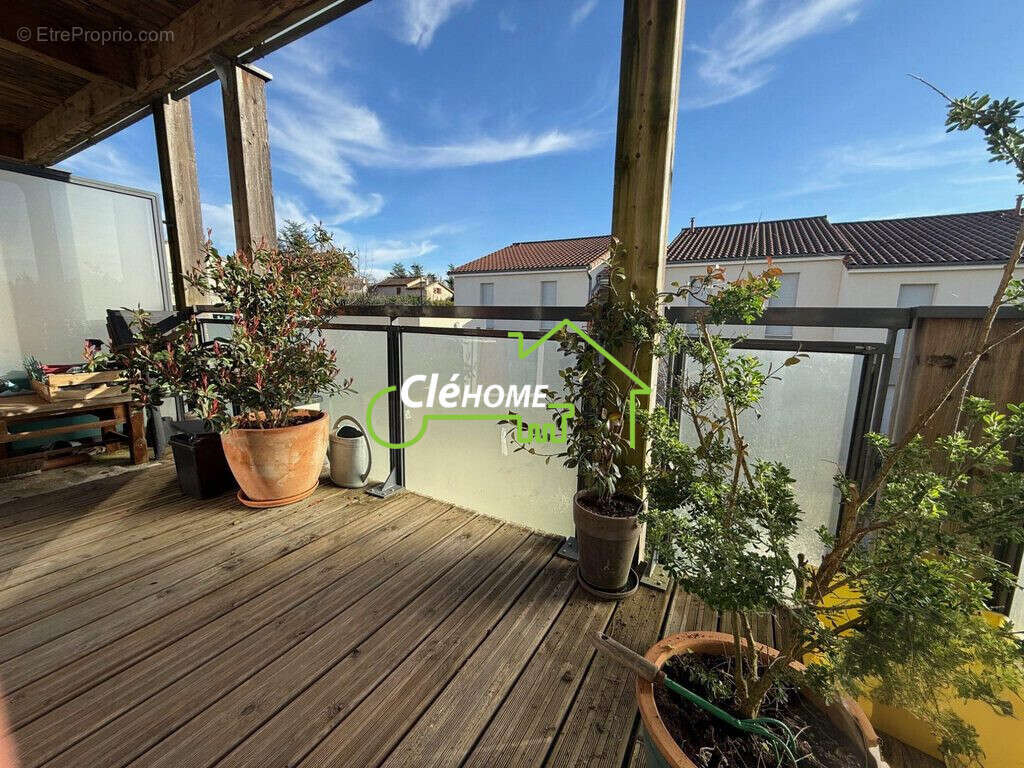 Appartement à LENTILLY