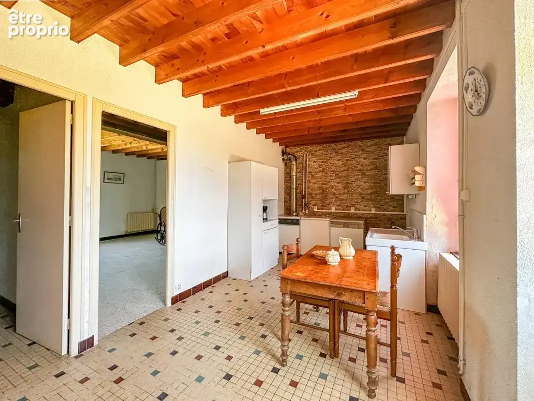 Maison 144 m² à Saint-Georges-De-Rouelley  - photo 3