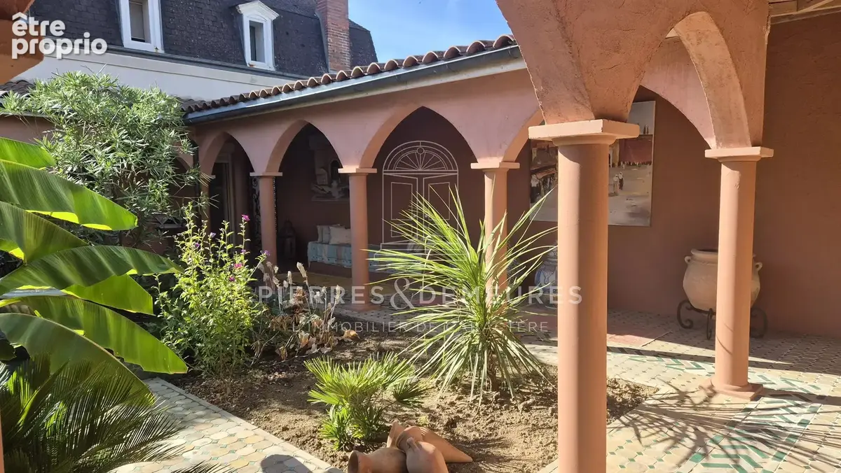 Propriété atypique avec patio et piscine chauffée - photo 6