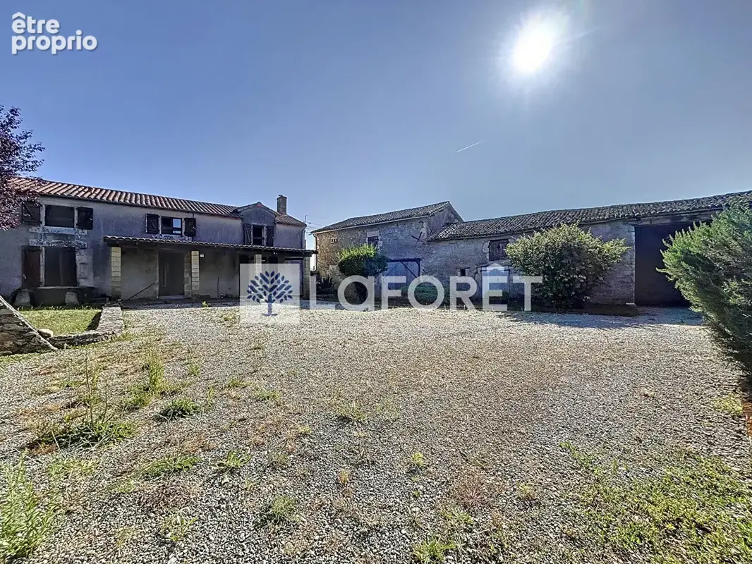 À vendre - Charmante maison en pierre à Maillé, entre Parthenay et Poitiers - photo 12