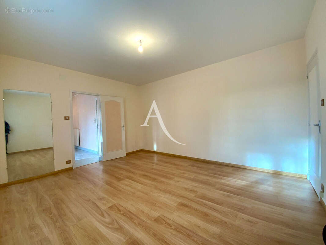 Maison à SAINT-SEVER-DE-SAINTONGE