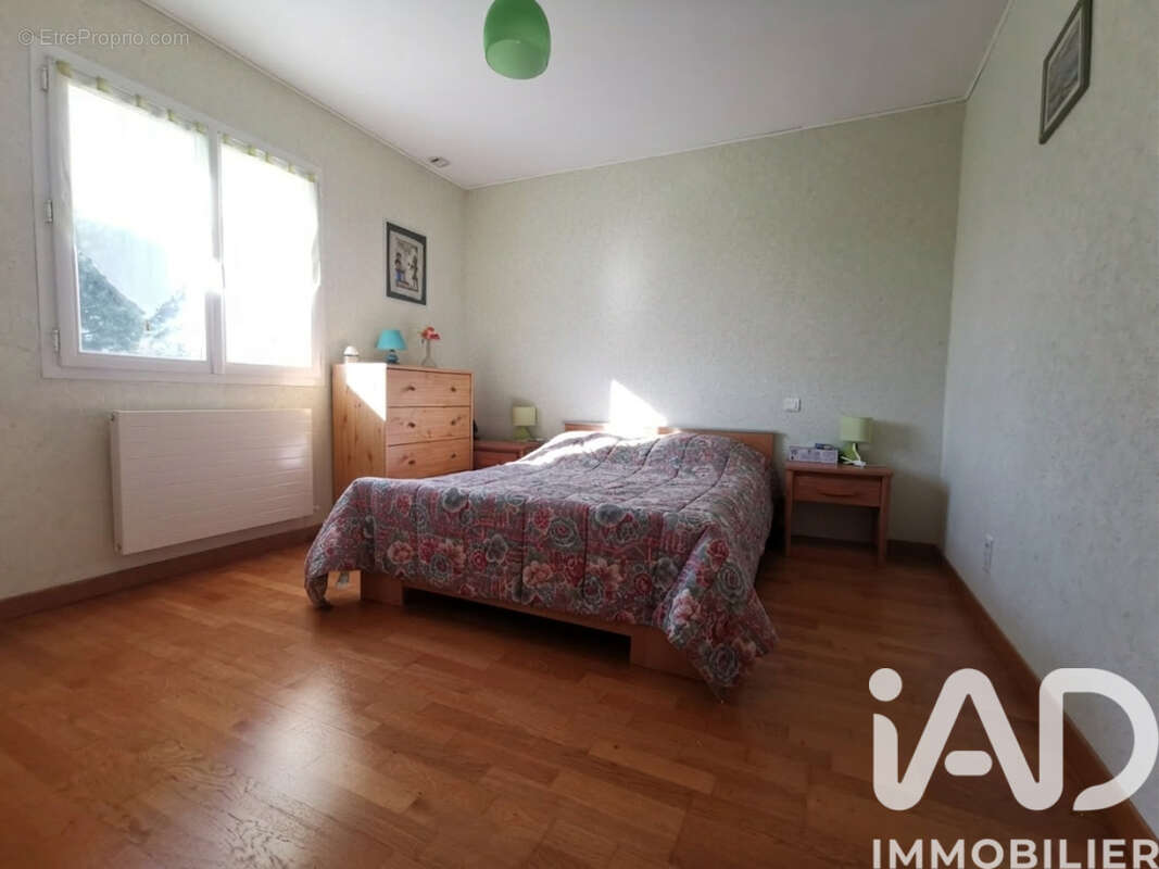 Maison 161 m² à Chauche  - photo 7