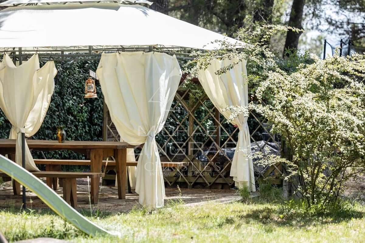Exclusivité - Charmante maison provençale en pierre avec piscine au cœur du Luberon - photo 10