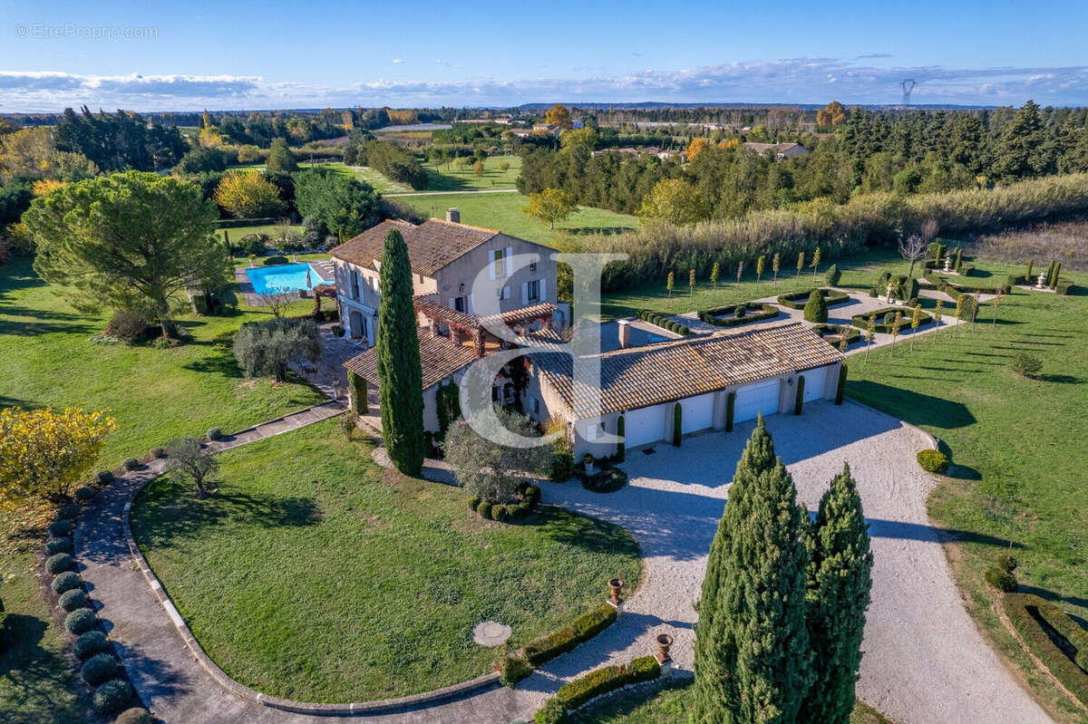 Maison 303 m² à L'isle-Sur-La-Sorgue  - photo 5