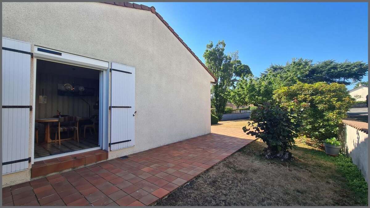 3 chambres, Bel espace en pelouse clos avec jardin - photo 6