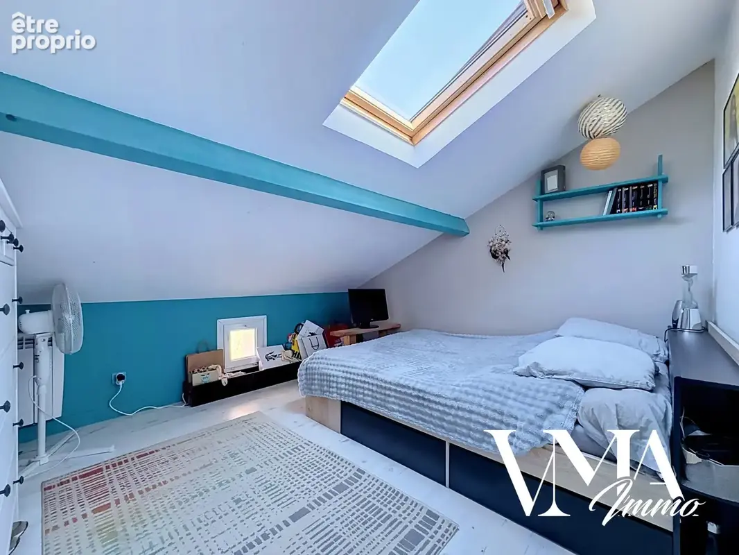 Val d'Oingt / Maison de 120m2 sur une parcelle de terrain de 920m2. - photo 15