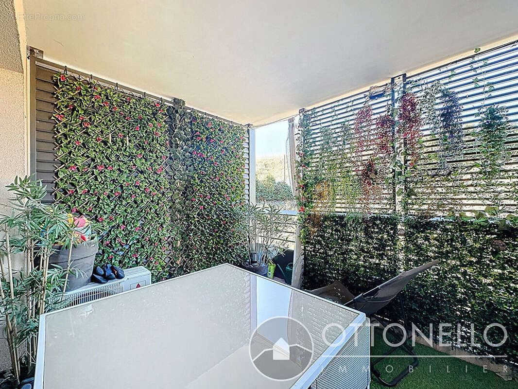 Appartement à ROQUEBRUNE-SUR-ARGENS