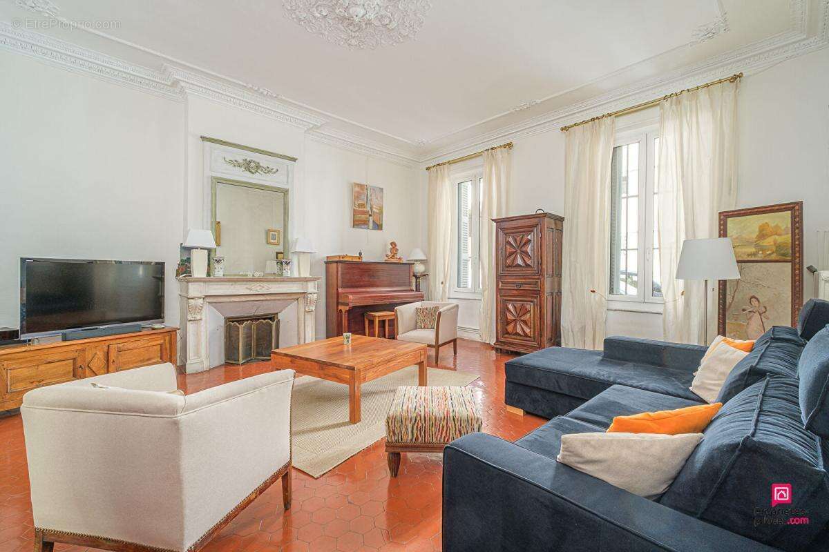 Appartement à MARSEILLE-6E