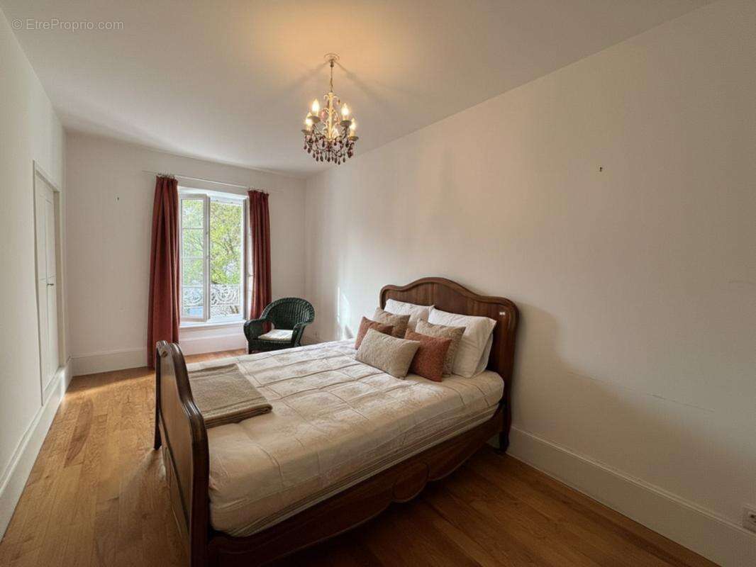 Maison à SUZE-LA-ROUSSE