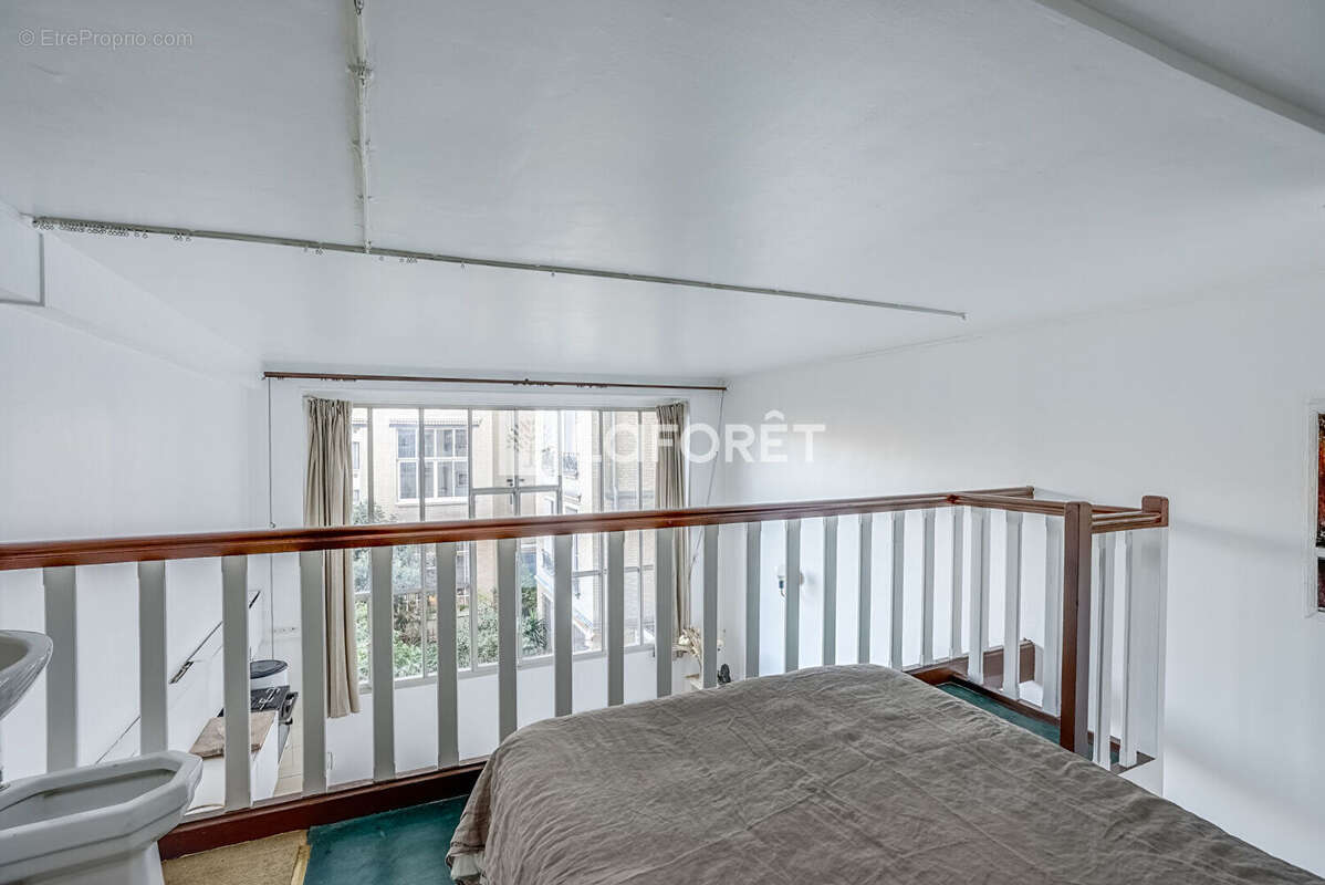 Appartement à PARIS-14E