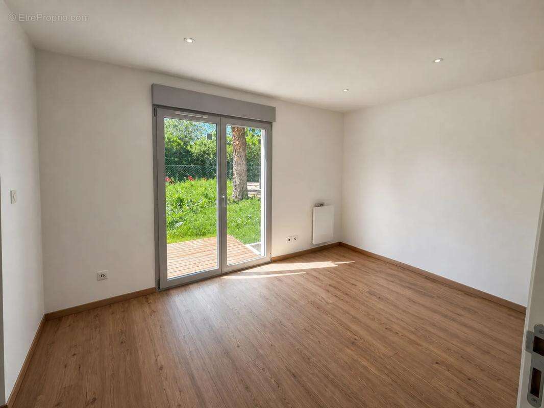 Maison de 5 pièces de 140 m² à Bois-le-Roi - photo 5