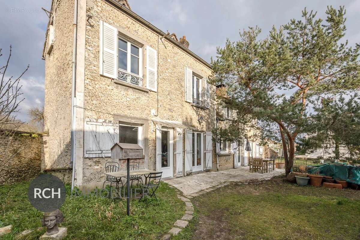 Maison à MONTFORT-L&#039;AMAURY