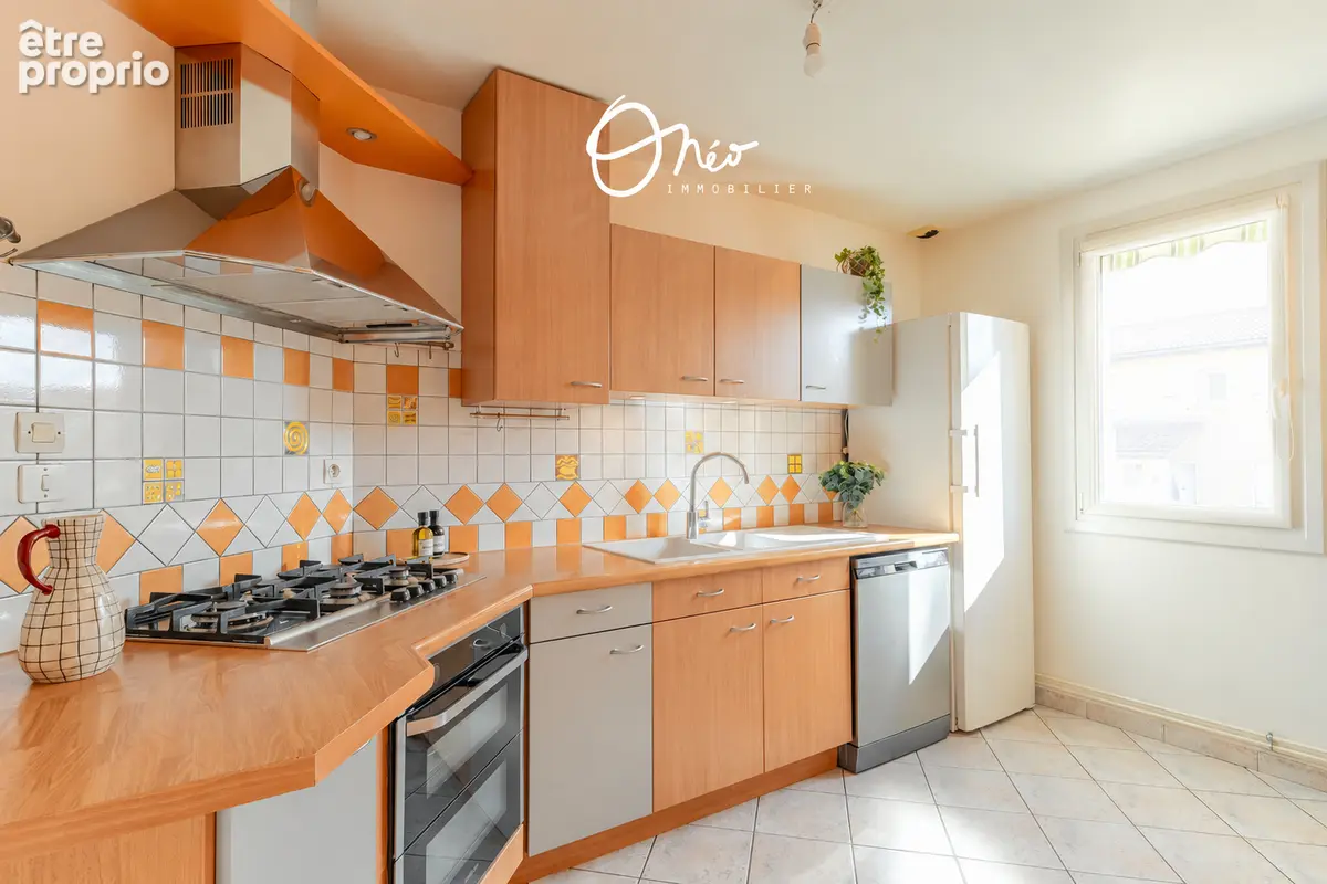 Mions - Maison 4 pièces de 86 m2 avec garage - photo 6